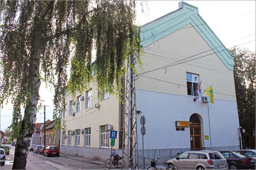 Zgrada sinagoge u Somboru: Početkom 20. veka i danas