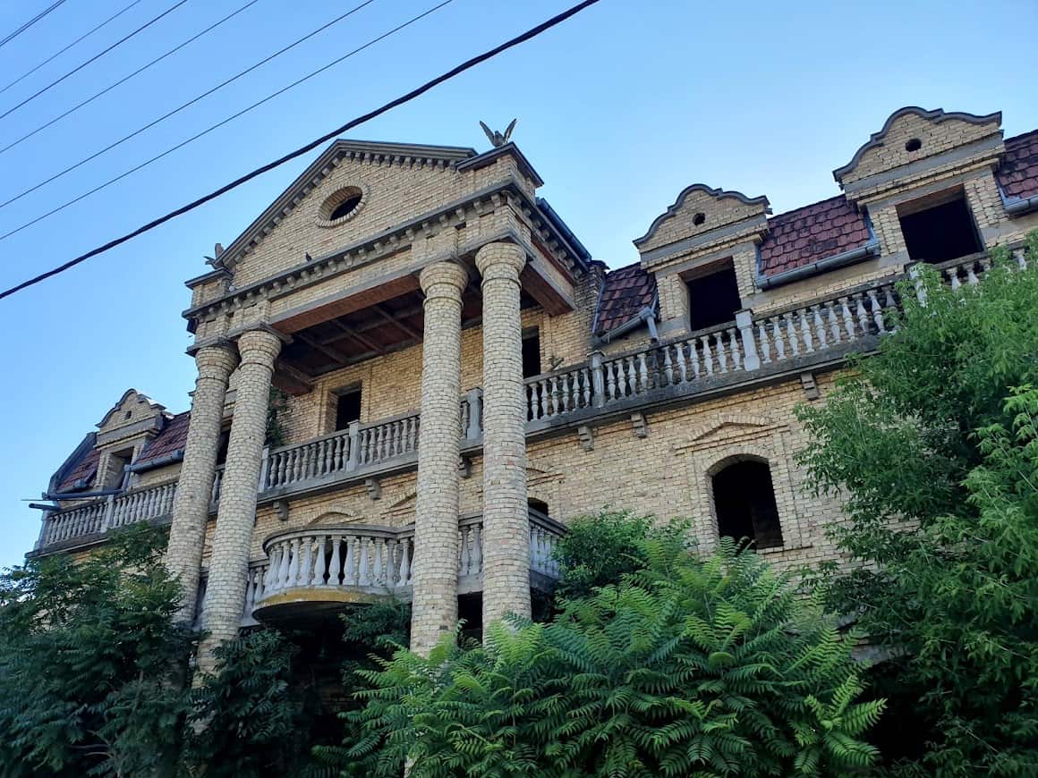 DOM ZA MIGRANTE: Zgrada napuštenog hotela u Kovilju