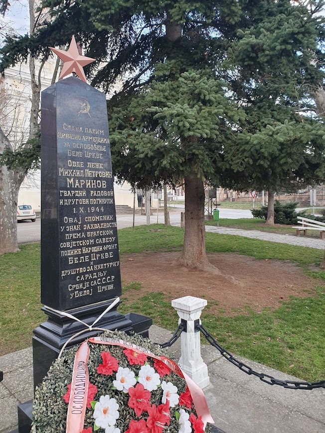 ISKORIŠTEN MERMER SA NEMAČKOG GROBLJA: Spomenik poginulim vojnicima Crvene armije