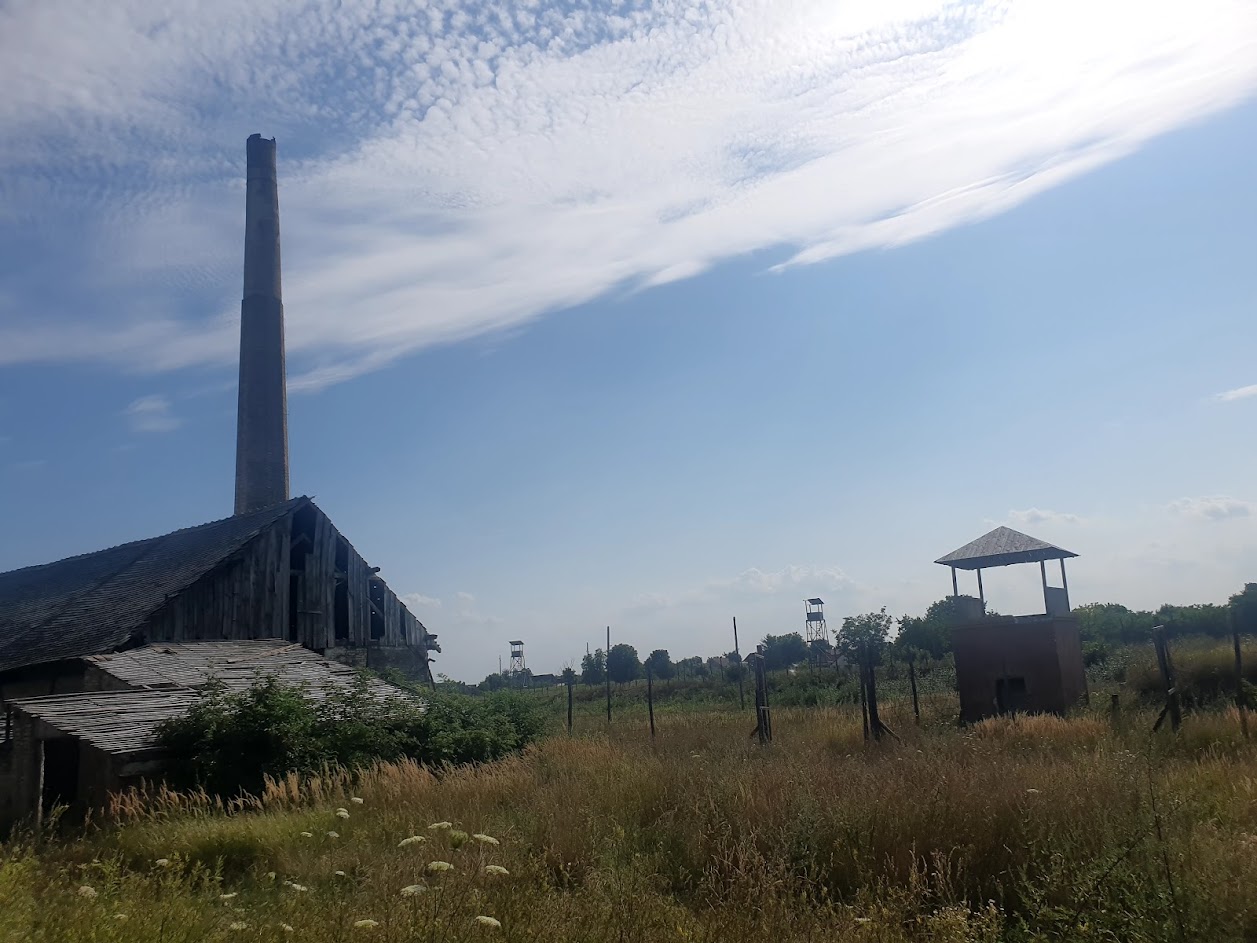 Lokacija snimanja filma "Dara iz Jasenovca": Stara ciglana u Kolutu i ostaci zgrada napravljenih od stiropora
