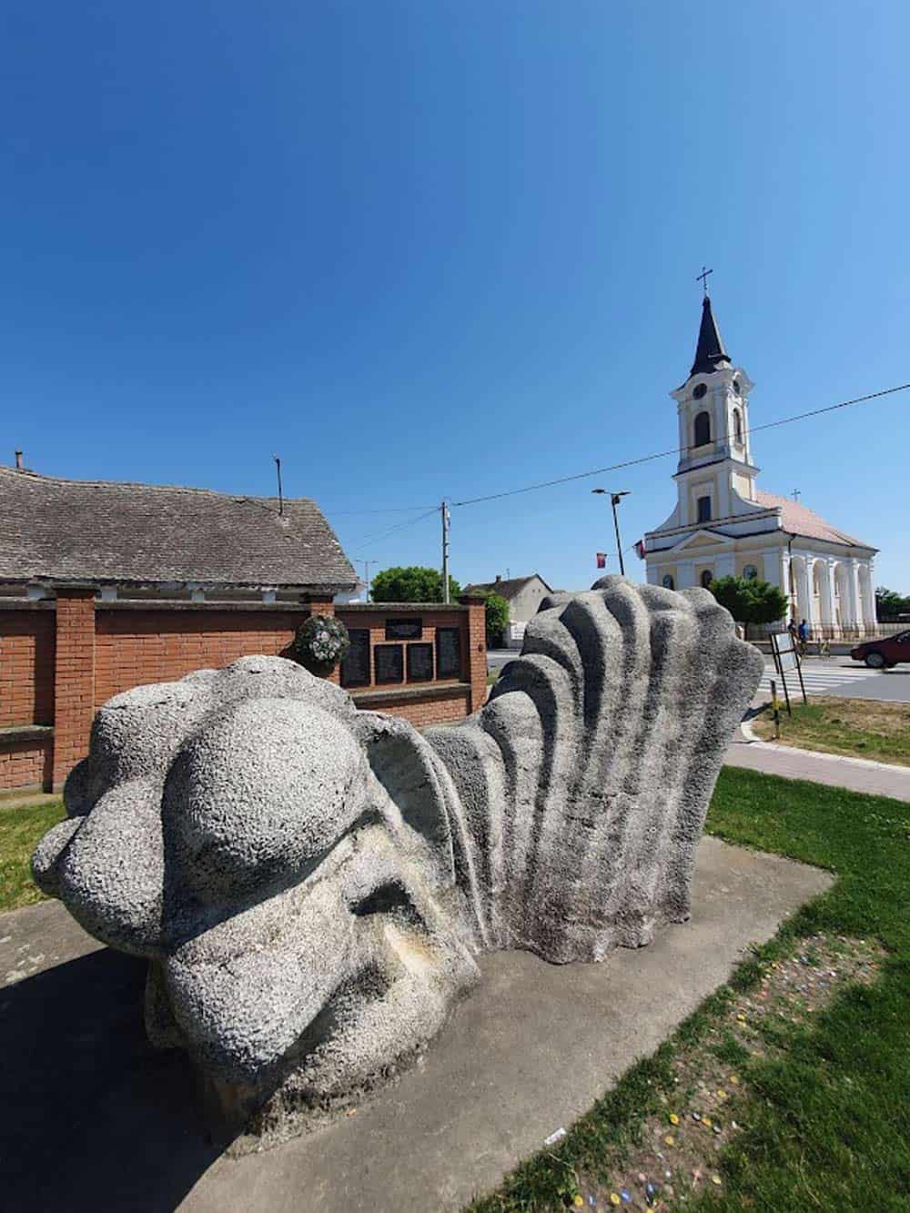 Spomenik Crkva Krnjesevci