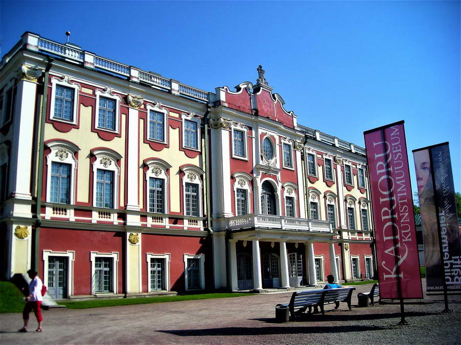 Katerinental ili Kadriorg je veliki par i rezidencija Petra Velikog na obali Baltika