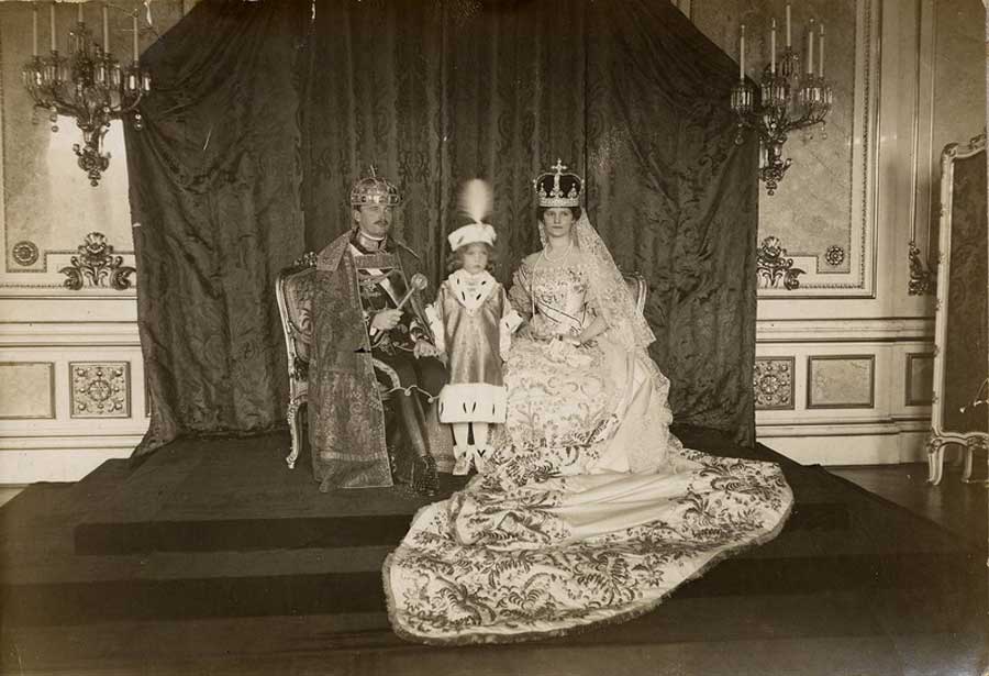Karlo, Zita i prestolonaslednik Oto prilikom krunisanja 1916.