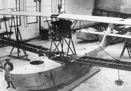 Montaža hidroplana "Ikarus IO" u Novom Sadu 1927.