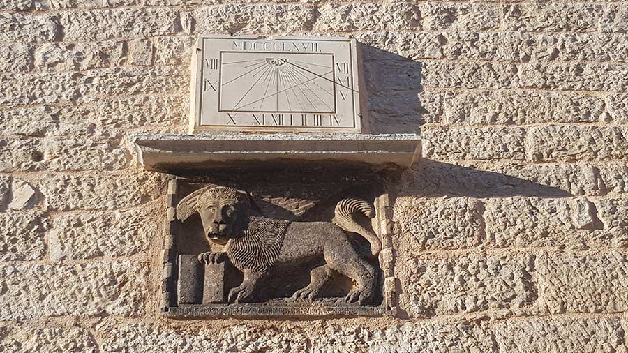 Grad Bale u Istri: Venecijanski lavovi Sv. Marka koji liče na ovce i pse