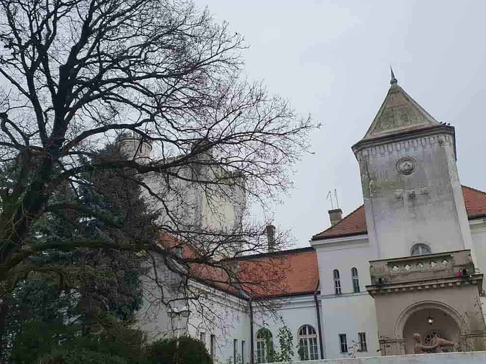 USKORO POD KATANCEM: Dvorac Bogdana Dunđerskog