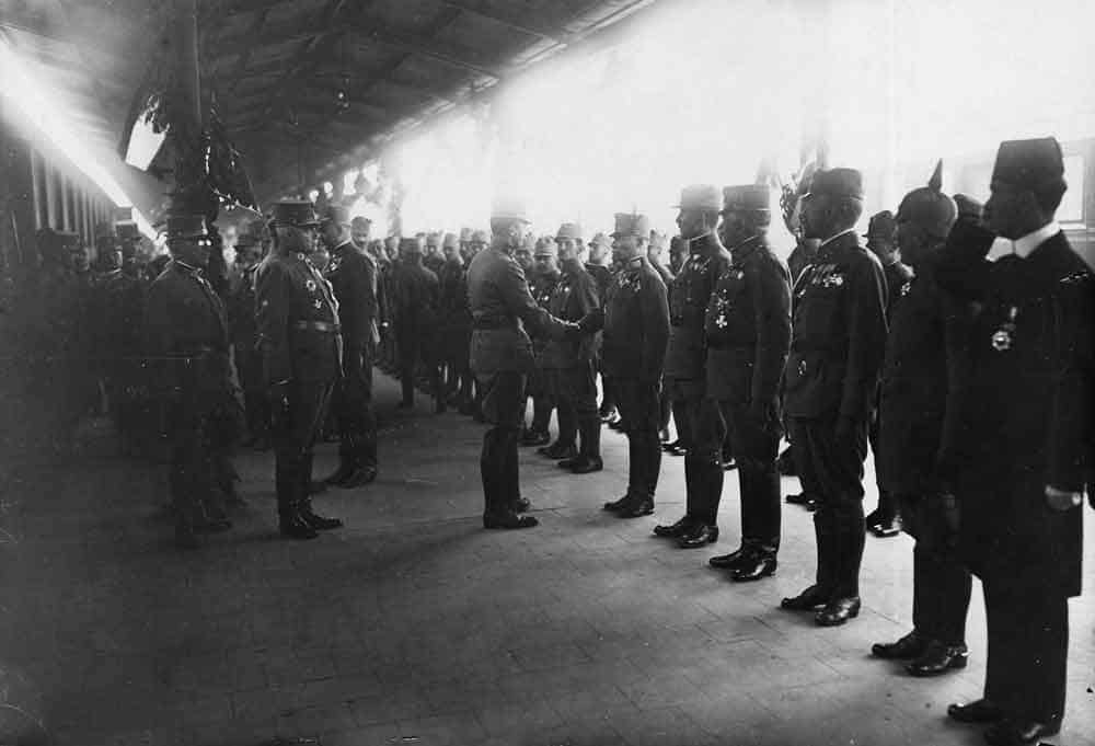 PRED PORAZ: Austougarski car Karlo Habsburški prilikom posete Beogradu 1918.