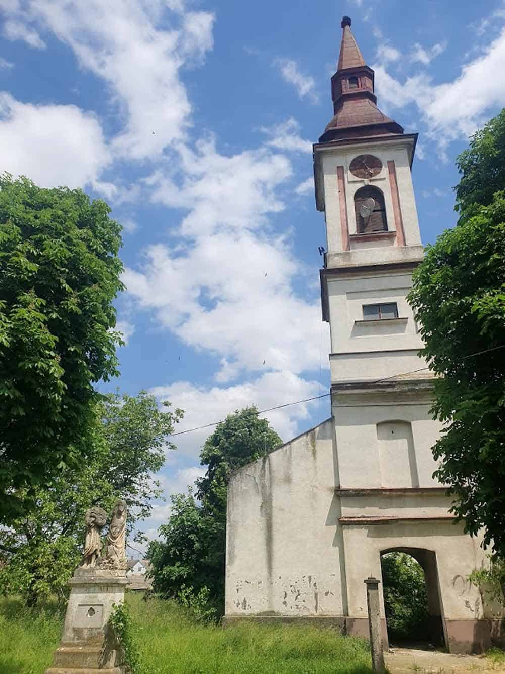 PREŽIVELI SAMO TORANJ I ZADNJI DEO: Crkva Sv. Ivana Krstitelja u Mladenovu