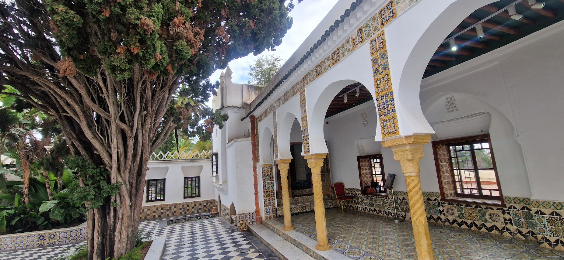 Dvoriste Bardo muzeja